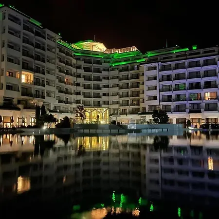 Lägenhet Emerald Beach Resort & Spa